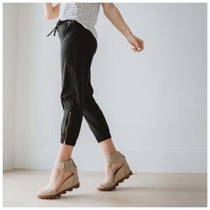 Albion Fit Jetsetters Jogger Pants in Black Size M Petite